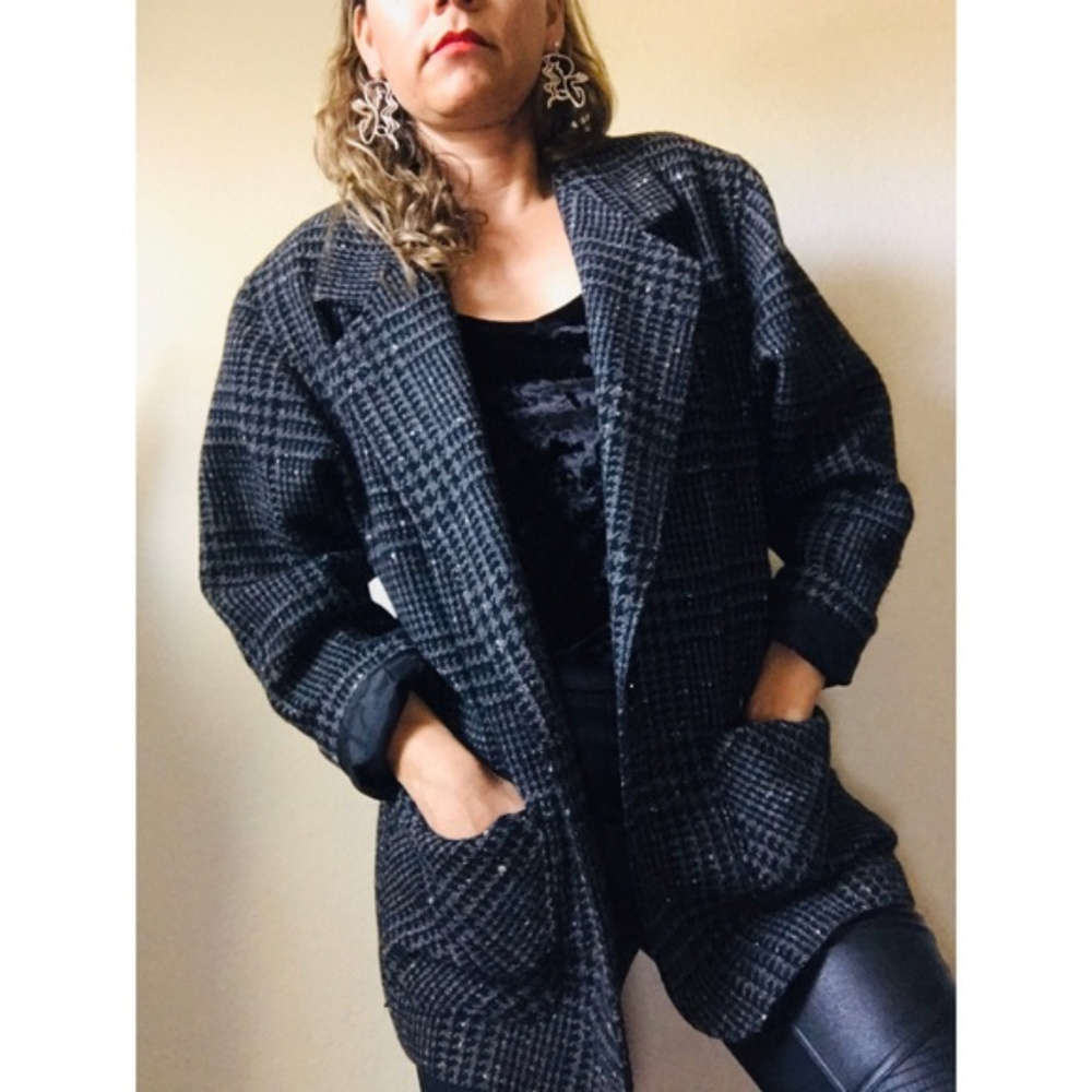 Amazing over size blazer 100 %wool  size size L.